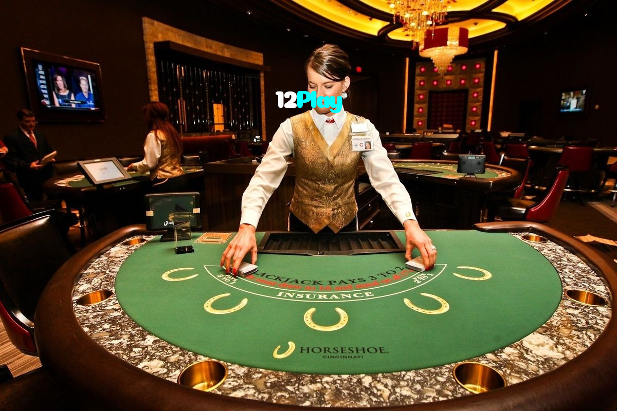 12Play خوش آمدید بونس +600% پیشکش موبائل ایپ کے پروموشن سیکشن میں دکھائی دیتی ہے۔